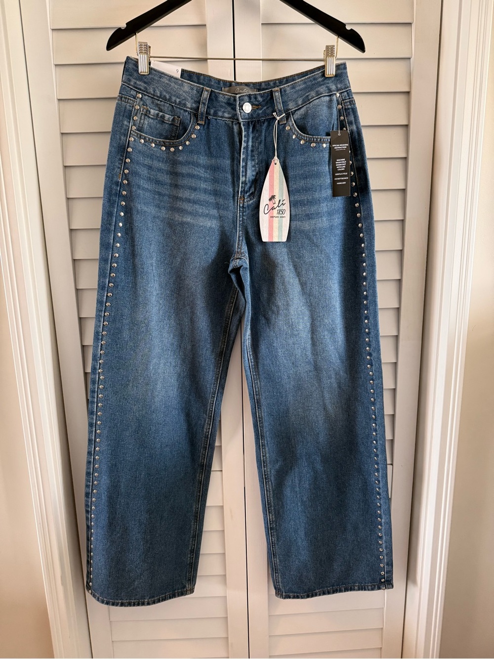 Cali1850 Wide Leg Grommets Embellisged High Wast Jeans Medium Wash Size 9 NWT